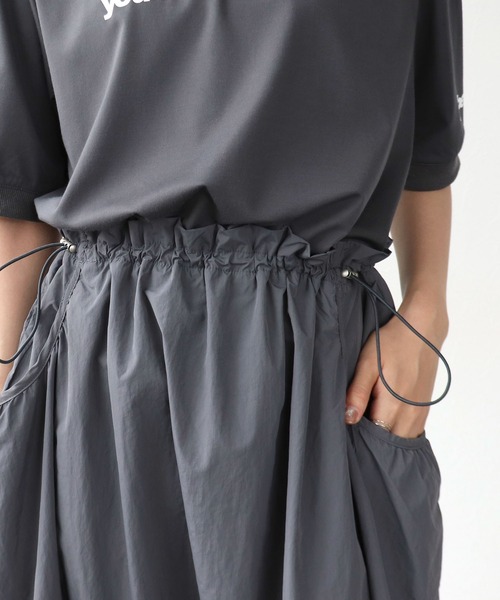 Three Four Time（ｽﾘｰﾌｫｰﾀｲﾑ）の「布帛切替ハーフスリーブロゴワンピース（ワンピース・レディース・チャコールグレー/ベージュ・FREE）」の15枚目の写真