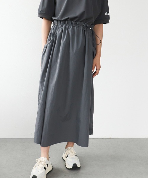 Three Four Time（ｽﾘｰﾌｫｰﾀｲﾑ）の「布帛切替ハーフスリーブロゴワンピース（ワンピース・レディース・チャコールグレー/ベージュ・FREE）」の17枚目の写真