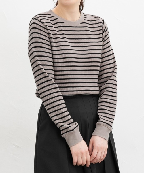 Honeys（ハニーズ）の「ワッフルＴシャツ（Tシャツ/カットソー・レディース・ブラック/ブラック×ベージュ/コーラルピンク/ピンク系その他/サックスブルー/杢グレー/オフホワイト/ブルー系その他3・LL/L/M/S）」の4枚目の写真