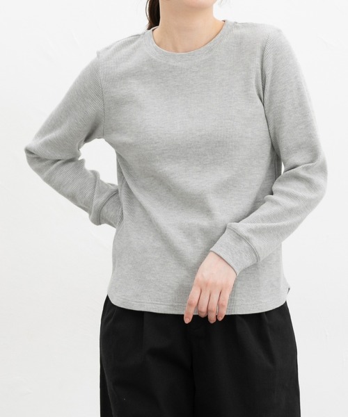 Honeys（ハニーズ）の「ワッフルＴシャツ（Tシャツ/カットソー・レディース・ブラック/ブラック×ベージュ/コーラルピンク/ピンク系その他/サックスブルー/杢グレー/オフホワイト/ブルー系その他3・LL/L/M/S）」の5枚目の写真