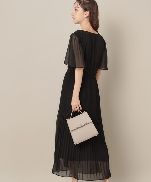 couture brooch（クチュールブローチ）の「【二の腕カバー・楽ちん・通勤】シフォンプリーツワンピース（ワンピース・レディース・サンドベージュ/ブラック/グレー系・38/36/42/40）」の9枚目の写真