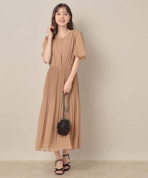 couture brooch（クチュールブローチ）の「【二の腕カバー・楽ちん・通勤】シフォンプリーツワンピース（ワンピース・レディース・サンドベージュ/ブラック/グレー系・38/36/42/40）」の18枚目の写真