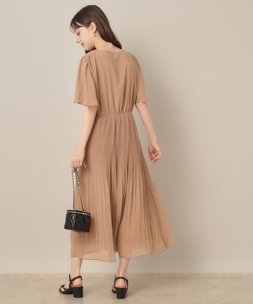 couture brooch（クチュールブローチ）の「【二の腕カバー・楽ちん・通勤】シフォンプリーツワンピース（ワンピース・レディース・サンドベージュ/ブラック/グレー系・38/36/42/40）」の20枚目の写真