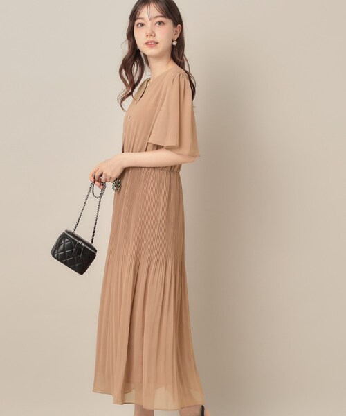 couture brooch（クチュールブローチ）の「【二の腕カバー・楽ちん・通勤】シフォンプリーツワンピース（ワンピース・レディース・サンドベージュ/ブラック/グレー系・38/36/42/40）」の22枚目の写真