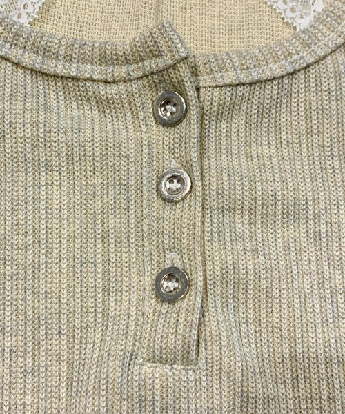 SHEPP(シープ)の「レースキャミソール ヘンリーネックレイヤード風トップス(Tシャツ/カットソー・レディース・アイボリー・M/L)」の12枚目の写真