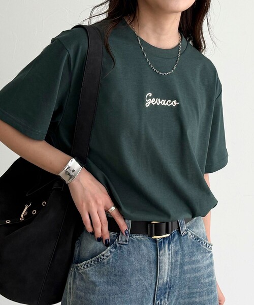 fredy emue(フレディエミュ)の「【GEVACO/ゲバコ】ワンポイントロゴチェーン刺繍半袖Tシャツ(Tシャツ/カットソー・レディース・カーキ/ブラック/オフホワイト/レッド・38)」の3枚目の写真