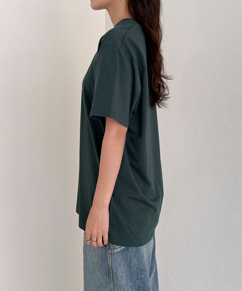 fredy emue(フレディエミュ)の「【GEVACO/ゲバコ】ワンポイントロゴチェーン刺繍半袖Tシャツ(Tシャツ/カットソー・レディース・カーキ/ブラック/オフホワイト/レッド・38)」の12枚目の写真