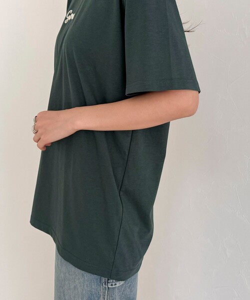 fredy emue(フレディエミュ)の「【GEVACO/ゲバコ】ワンポイントロゴチェーン刺繍半袖Tシャツ(Tシャツ/カットソー・レディース・カーキ/ブラック/オフホワイト/レッド・38)」の16枚目の写真