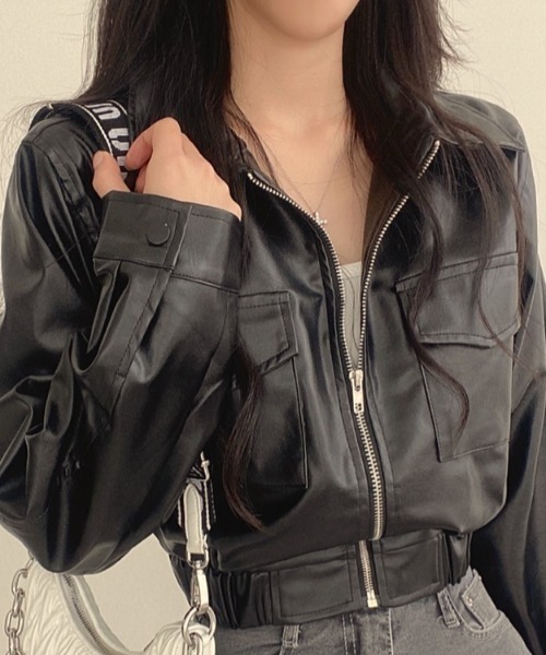 Aelina(エリナ)の「ジップ付き合成皮革ジャケット(ライダースジャケット・レディース・ベージュ/ブラウン/ブラック・F)」の13枚目の写真