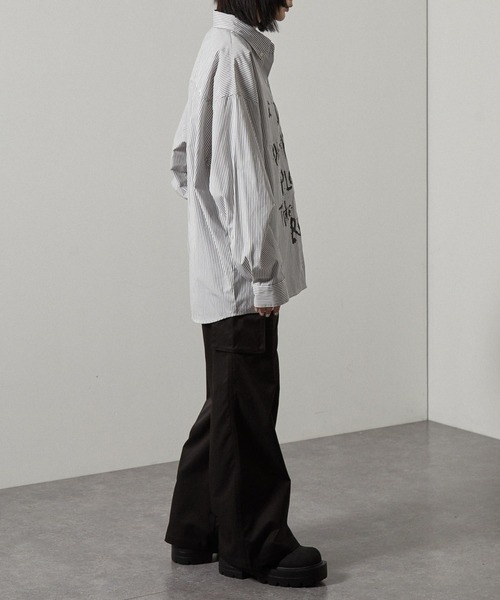 Alfred Alex(アルフレッドアレックス)の「【Alfred Alex】レタリングプリントオーバーサイズストライプシャツ(シャツ/ブラウス・レディース・ブラック/ホワイト・M/L)」の7枚目の写真