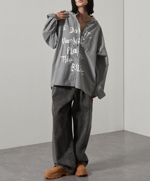 Alfred Alex(アルフレッドアレックス)の「【Alfred Alex】レタリングプリントオーバーサイズストライプシャツ(シャツ/ブラウス・レディース・ブラック/ホワイト・M/L)」の17枚目の写真