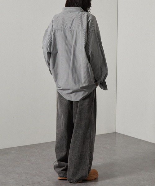 Alfred Alex(アルフレッドアレックス)の「【Alfred Alex】レタリングプリントオーバーサイズストライプシャツ(シャツ/ブラウス・レディース・ブラック/ホワイト・M/L)」の20枚目の写真