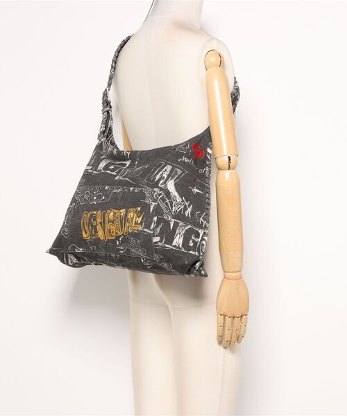 Desigual(デシグアル)の「Graffiti Logo Shoulder Bag/グラフィティロゴショルダーバッグ(ハンドバッグ・レディース・ブラック・FREE)」の5枚目の写真