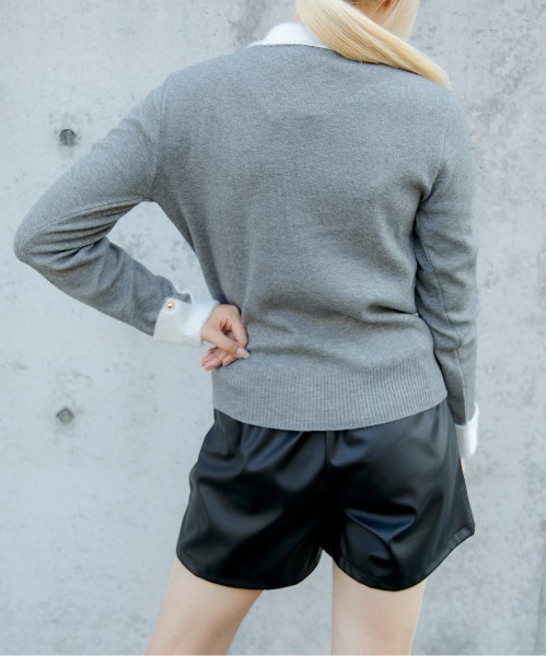 GORGE(ゴージ)の「《フェザー襟×袖口デザイン》レディース ニットプルオーバー/配色アクセント 秋冬(ニット/セーター・レディース・ブラック/オフホワイト/グレー・F)」の5枚目の写真