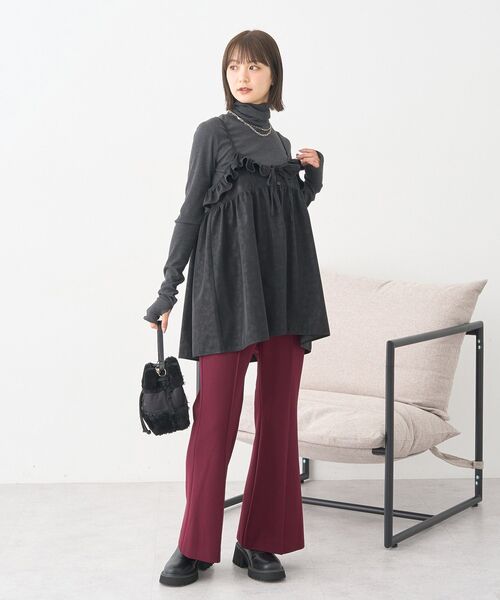 earth music&ecology（アースミュージックアンドエコロジー）の「センターシームフレアパンツ（その他パンツ・レディース・ピンク系その他2/バーガンディー/ブラック/ホワイト系その他2・S/M）」の9枚目の写真