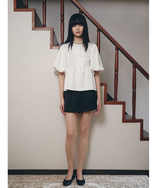 Demi-Luxe BEAMS(デミルクス ビームス)の「BEAMS SALON / シルキー パフブラウス【セレモニー・オケージョン】(シャツ/ブラウス・レディース・オフホワイト/チャコールグレー・36/38)」の3枚目の写真