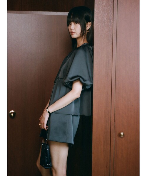 Demi-Luxe BEAMS(デミルクス ビームス)の「BEAMS SALON / シルキー パフブラウス【セレモニー・オケージョン】(シャツ/ブラウス・レディース・オフホワイト/チャコールグレー・36/38)」の4枚目の写真