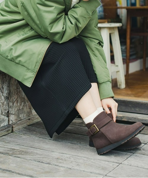 AcureZ（アキュアーズ）の「【GORE-TEX】全天候型カジュアルブーツ　サイドベルトがアクセント♪（ブーツ・レディース・ブラック/グレー/ブラウン・22.5cm/23.0cm/23.5cm/24.0cm/24.5cm）」の3枚目の写真