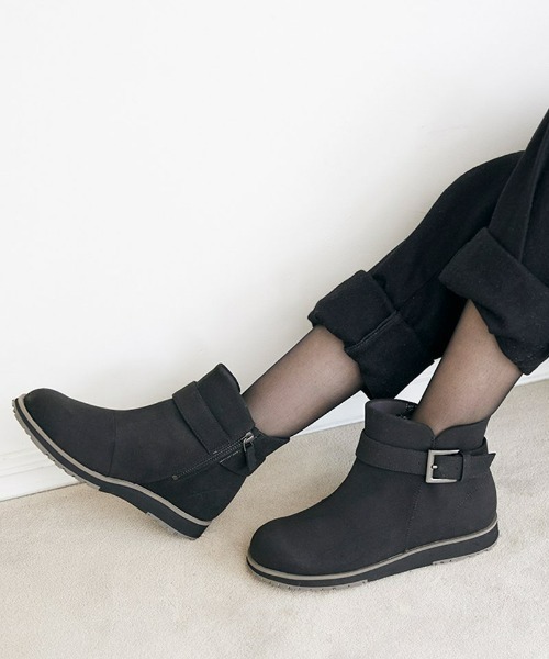 AcureZ（アキュアーズ）の「【GORE-TEX】全天候型カジュアルブーツ　サイドベルトがアクセント♪（ブーツ・レディース・ブラック/グレー/ブラウン・22.5cm/23.0cm/23.5cm/24.0cm/24.5cm）」の11枚目の写真