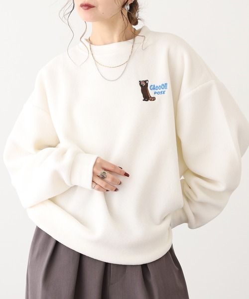 FUNALIVE（ファンアライブ）の「オーバーサイズフリーストレーナー 刺繍デザイン（スウェット・メンズ・ブラック/ネイビー系1/ブラック系1/ブラック系2/ブラック系3/ホワイト系1/ホワイト系2/ホワイト系3/ネイビー系2/ダークグリーン系1/ダークグリーン系2/ダークブラウン/ネイビー系3/ブラック系6/ブラック系4/ホワイト系5/ブラック系その他/ホワイト系4/スモーキーグリーン系1/ブラック系その他2/ダークブラウン系1/ダークグリーン系3/ホワイト系6/ホワイト系7/ブラック系その他3/杢グレー/グレイッシュブルー/ホワイト系8/グレー系1/ブラック系その他4/ブラック系その他5/ホワイト系9/ダークブラウン系2/ネイビー系4・M/L/LL）」の3枚目の写真