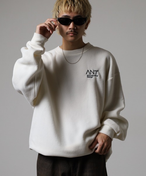 FUNALIVE（ファンアライブ）の「オーバーサイズフリーストレーナー 刺繍デザイン（スウェット・メンズ・ブラック/ネイビー系1/ブラック系1/ブラック系2/ブラック系3/ホワイト系1/ホワイト系2/ホワイト系3/ネイビー系2/ダークグリーン系1/ダークグリーン系2/ダークブラウン/ネイビー系3/ブラック系6/ブラック系4/ホワイト系5/ブラック系その他/ホワイト系4/スモーキーグリーン系1/ブラック系その他2/ダークブラウン系1/ダークグリーン系3/ホワイト系6/ホワイト系7/ブラック系その他3/杢グレー/グレイッシュブルー/ホワイト系8/グレー系1/ブラック系その他4/ブラック系その他5/ホワイト系9/ダークブラウン系2/ネイビー系4・M/L/LL）」の6枚目の写真