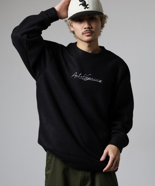 FUNALIVE（ファンアライブ）の「オーバーサイズフリーストレーナー 刺繍デザイン（スウェット・メンズ・ブラック/ネイビー系1/ブラック系1/ブラック系2/ブラック系3/ホワイト系1/ホワイト系2/ホワイト系3/ネイビー系2/ダークグリーン系1/ダークグリーン系2/ダークブラウン/ネイビー系3/ブラック系6/ブラック系4/ホワイト系5/ブラック系その他/ホワイト系4/スモーキーグリーン系1/ブラック系その他2/ダークブラウン系1/ダークグリーン系3/ホワイト系6/ホワイト系7/ブラック系その他3/杢グレー/グレイッシュブルー/ホワイト系8/グレー系1/ブラック系その他4/ブラック系その他5/ホワイト系9/ダークブラウン系2/ネイビー系4・M/L/LL）」の14枚目の写真