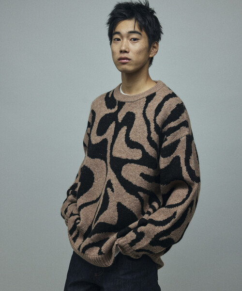 Firsthand(ファーストハンド)の「Firsthand/ファーストハンド 総柄 ダブルジャガード ニット クルーネック プルオーバー / リラックスフィット(ニット/セーター・メンズ・ブラック/キャメル/ネイビー・MEDIUM/LARGE)」の11枚目の写真