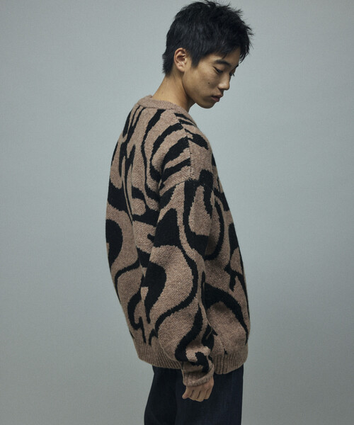 Firsthand(ファーストハンド)の「Firsthand/ファーストハンド 総柄 ダブルジャガード ニット クルーネック プルオーバー / リラックスフィット(ニット/セーター・メンズ・ブラック/キャメル/ネイビー・MEDIUM/LARGE)」の14枚目の写真