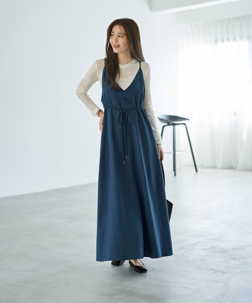 STYLE DELI（スタイルデリ）の「ジョーゼット生地キャミ型フレアジャンパースカート（ワンピース・レディース・ブラック/コバルトブルー・01/02）」の2枚目の写真