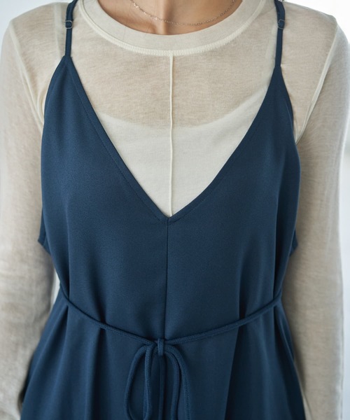 STYLE DELI（スタイルデリ）の「ジョーゼット生地キャミ型フレアジャンパースカート（ワンピース・レディース・ブラック/コバルトブルー・01/02）」の11枚目の写真