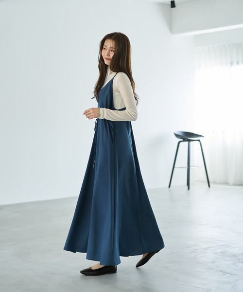 STYLE DELI（スタイルデリ）の「ジョーゼット生地キャミ型フレアジャンパースカート（ワンピース・レディース・ブラック/コバルトブルー・01/02）」の14枚目の写真