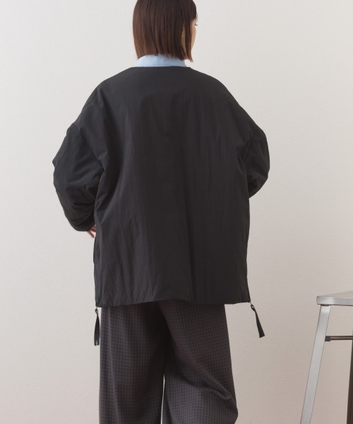 OMNES（オムネス）の「中綿ダウンステッチレスサイドZIPハーフコート（ダウンジャケット/コート・レディース・ネイビー/ベージュ/カーキ/ブラック・FREE）」の14枚目の写真