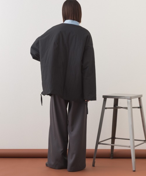 OMNES（オムネス）の「中綿ダウンステッチレスサイドZIPハーフコート（ダウンジャケット/コート・レディース・ネイビー/ベージュ/カーキ/ブラック・FREE）」の12枚目の写真