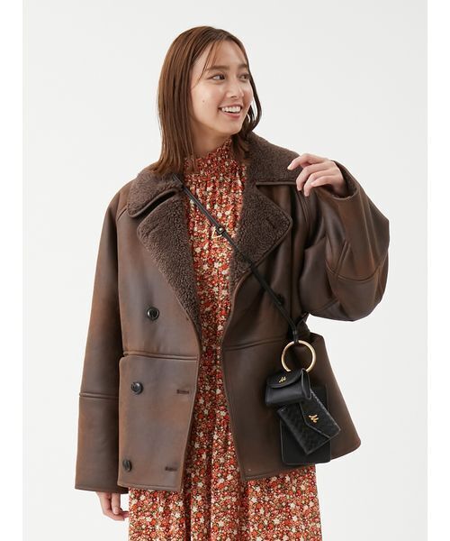Mila Owen（ミラオーウェン）の「フェイクレザームートンジャケット（ムートンコート・レディース・キャメル/ブラウン/ブラック・0/1）」の3枚目の写真