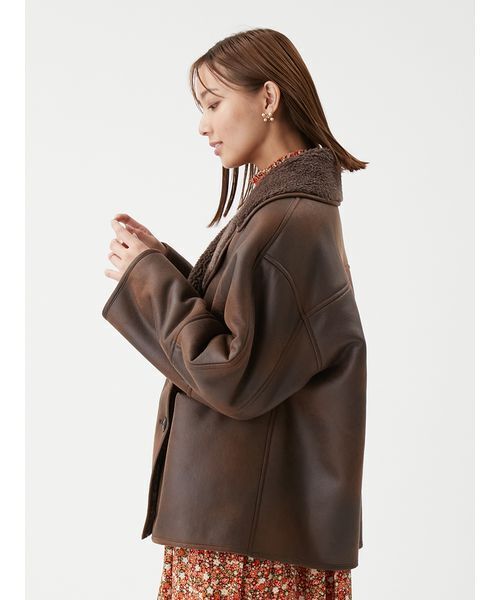 Mila Owen（ミラオーウェン）の「フェイクレザームートンジャケット（ムートンコート・レディース・キャメル/ブラウン/ブラック・0/1）」の6枚目の写真