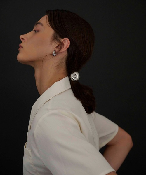 CENE(セネ)の「【CENE】セネ/サークルヘアタイ(ヘアゴム・レディース・シルバー/ゴールド・FREE)」の6枚目の写真
