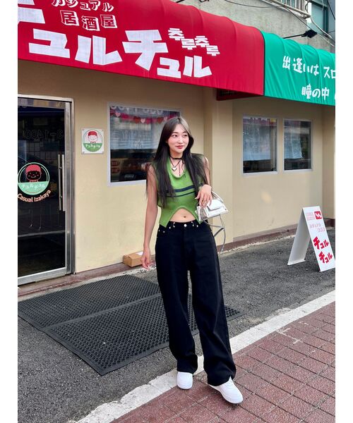 AVANDRESS(アバンドレス )の「BUCKLE WIDE DENIM PANTS BLACK(デニムパンツ・レディース・その他・MEDIUM/LARGE/X-LARGE/SMALL)」の2枚目の写真