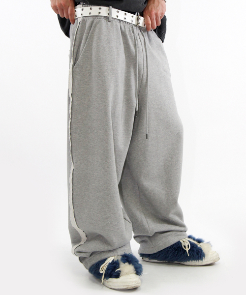 CRIGUN(クリガン)の「Wide Track Pants Max Over Fit MELANGE GREY(スウェットパンツ・レディース・グレー・MEDIUM/LARGE/X-LARGE)」の1枚目の写真
