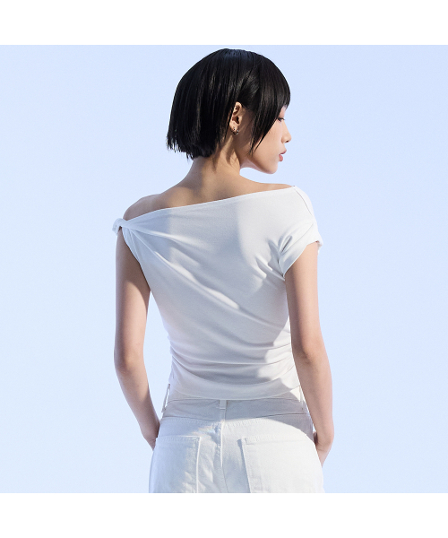 MOAA（モア）の「ツイステッドショートスリーブ (ホワイト)（Tシャツ/カットソー・レディース・その他・FREE）」の5枚目の写真