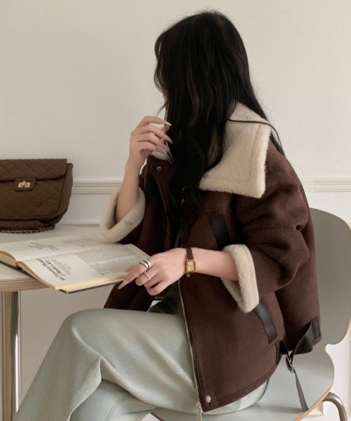 ABITOKYO（アビトーキョー）の「ボア襟ショート丈スエードジャケット（ブルゾン・レディース・ブラウン/モカ・FREE）」の4枚目の写真