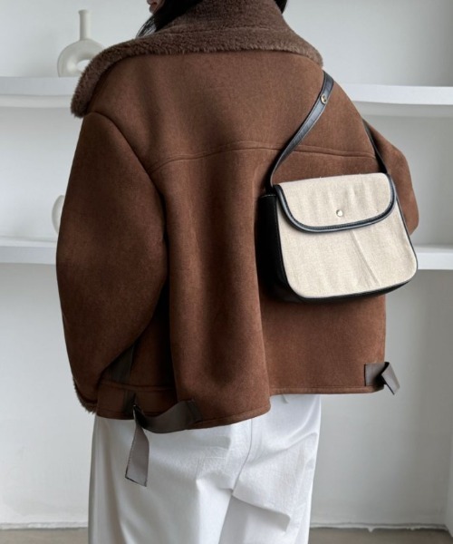 ABITOKYO（アビトーキョー）の「ボア襟ショート丈スエードジャケット（ブルゾン・レディース・ブラウン/モカ・FREE）」の9枚目の写真