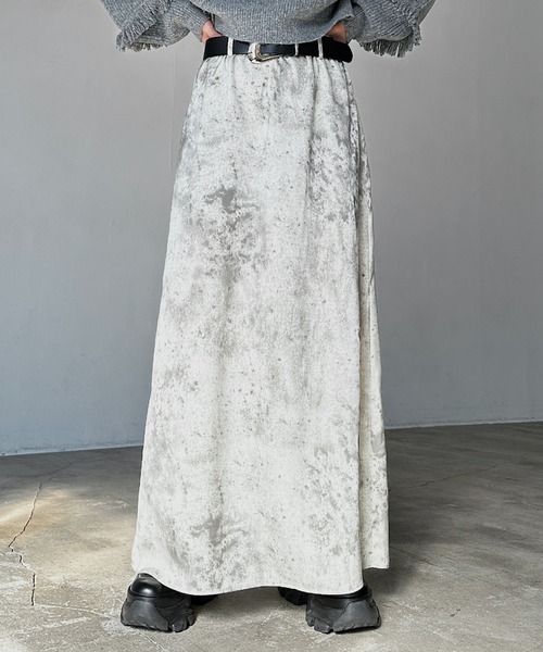 PAGEBOY（ページボーイ）の「サテンナロースカート 【ウエストゴム・ストレスフリー】（スカート・レディース・グレー/ブラック/ホワイト/レッド・FREE）」の2枚目の写真