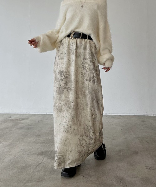 PAGEBOY（ページボーイ）の「サテンナロースカート 【ウエストゴム・ストレスフリー】（スカート・レディース・グレー/ブラック/ホワイト/レッド・FREE）」の6枚目の写真