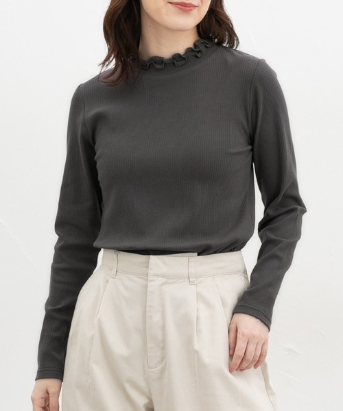 Honeys(ハニーズ)の「フリルハイネックTシャツ(Tシャツ/カットソー・レディース・ピンク/スミクロ/ライトベージュ/ブラック/サックスブルー/オフホワイト・M/LL/S/L)」の3枚目の写真