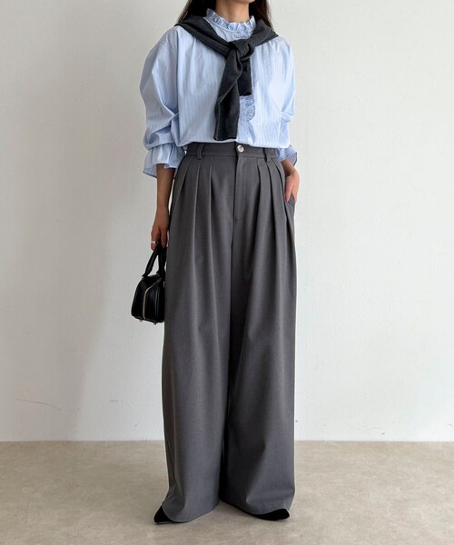 fredy emue（フレディエミュ）の「フリルデザインシャツ（シャツ/ブラウス・レディース・オフホワイト/ブルー系その他/ベージュ系その他・38）」の4枚目の写真