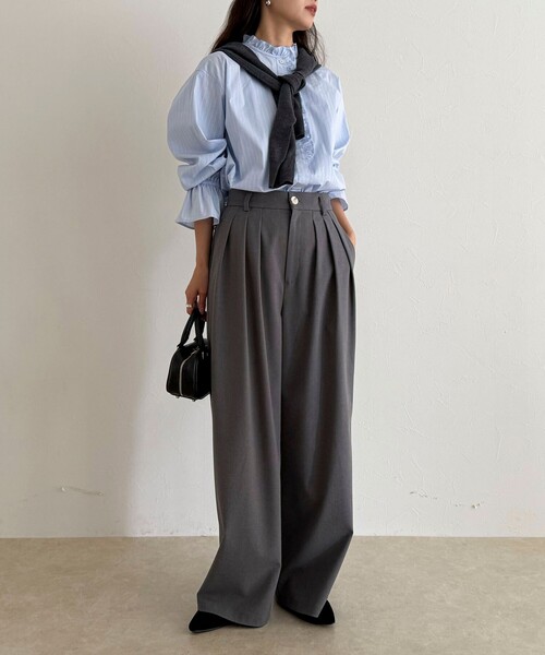 fredy emue（フレディエミュ）の「フリルデザインシャツ（シャツ/ブラウス・レディース・オフホワイト/ブルー系その他/ベージュ系その他・38）」の5枚目の写真