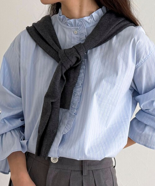 fredy emue（フレディエミュ）の「フリルデザインシャツ（シャツ/ブラウス・レディース・オフホワイト/ブルー系その他/ベージュ系その他・38）」の9枚目の写真