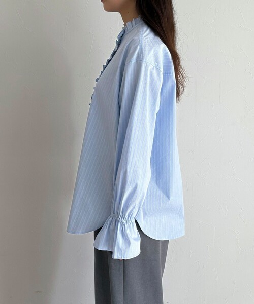 fredy emue（フレディエミュ）の「フリルデザインシャツ（シャツ/ブラウス・レディース・オフホワイト/ブルー系その他/ベージュ系その他・38）」の15枚目の写真