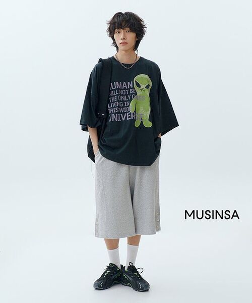MOO(エムオーオー)の「インシジョン スナップ スウェット ロング バミューダパンツ - グレー(その他パンツ・メンズ・その他・LARGE/MEDIUM)」の3枚目の写真