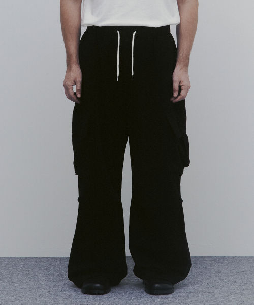 ウォッシュドコットンワイドカーゴパンツ（ブラック）